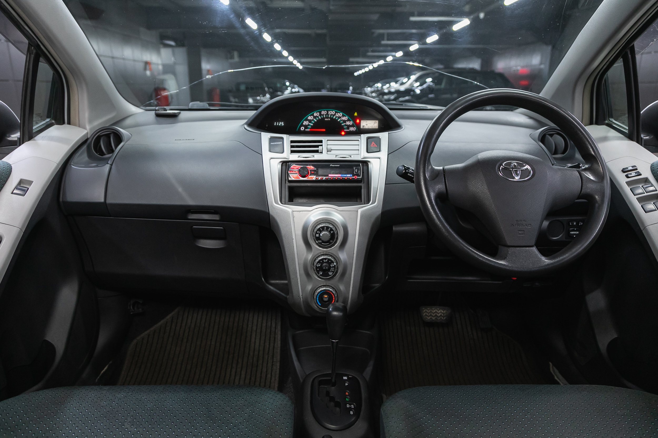 Toyota Vitz interior + dashboard