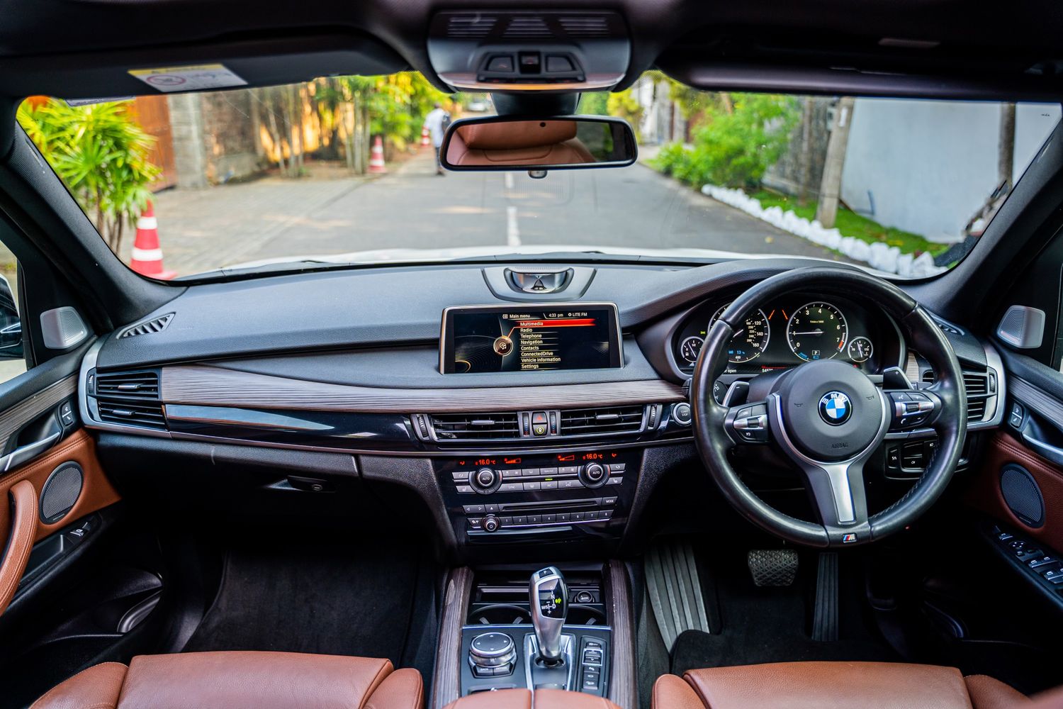 BMW X5 front interior + dashboard