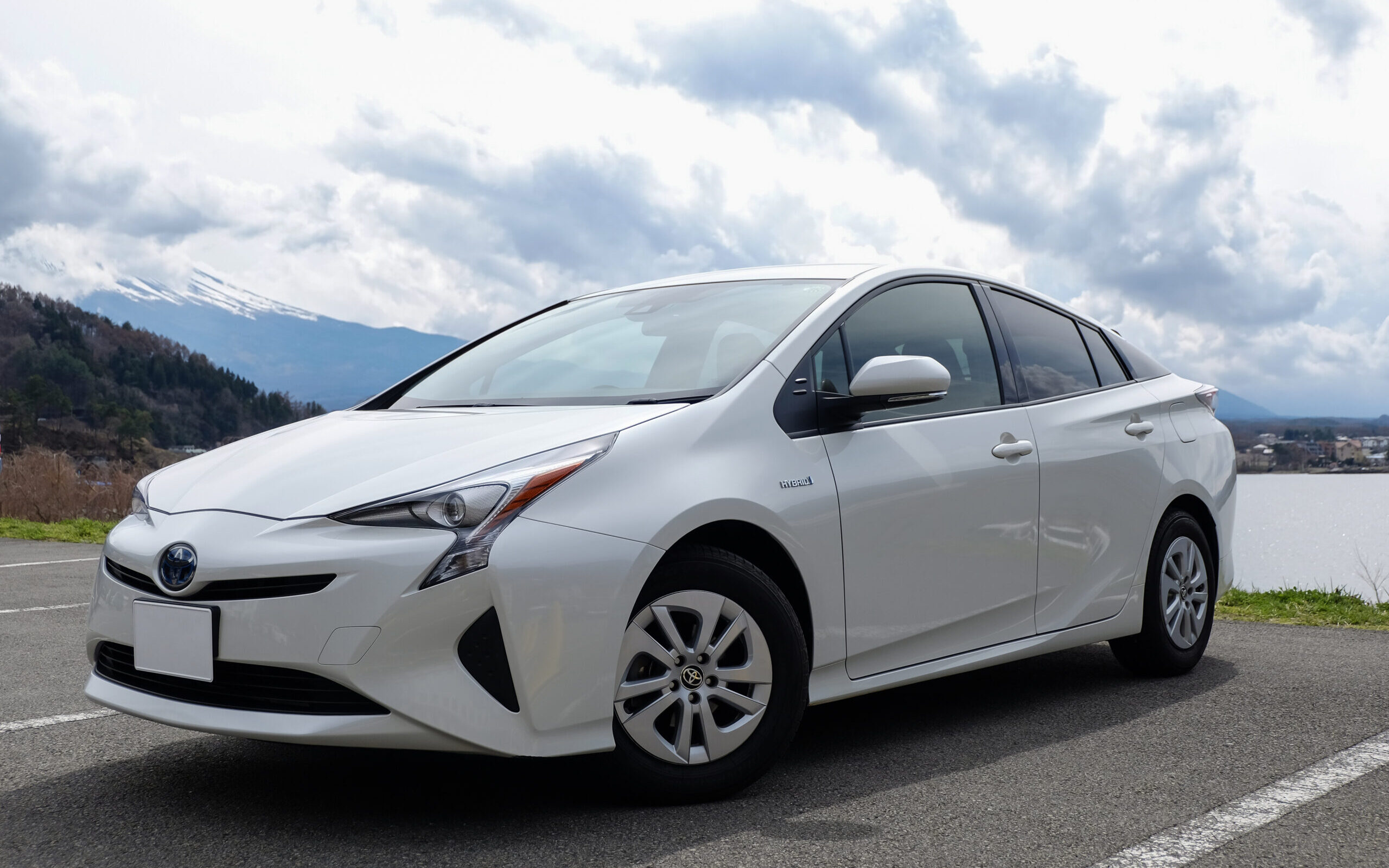 Toyota Prius 2015 Review