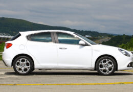 Alfa Romeo Giulietta 2013 Review