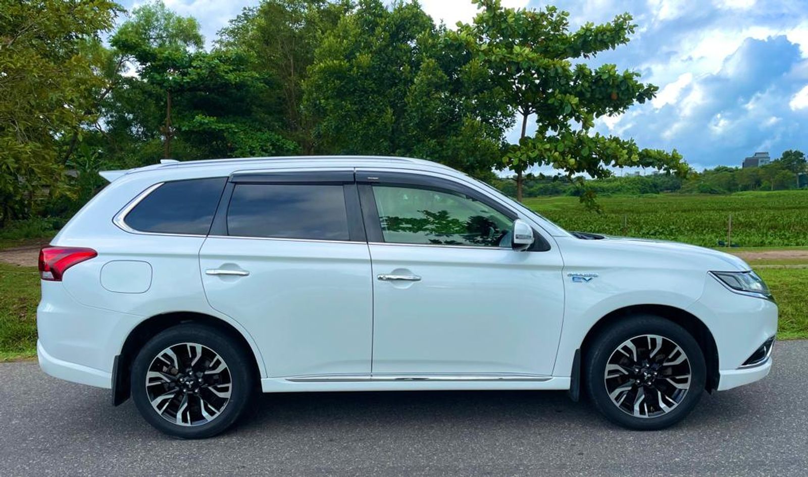 Mitsubishi Outlander 2015 Cars Review Price List Full