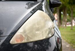 අවපැහැ වුණු headlights polish කරන හරිම විදිහ