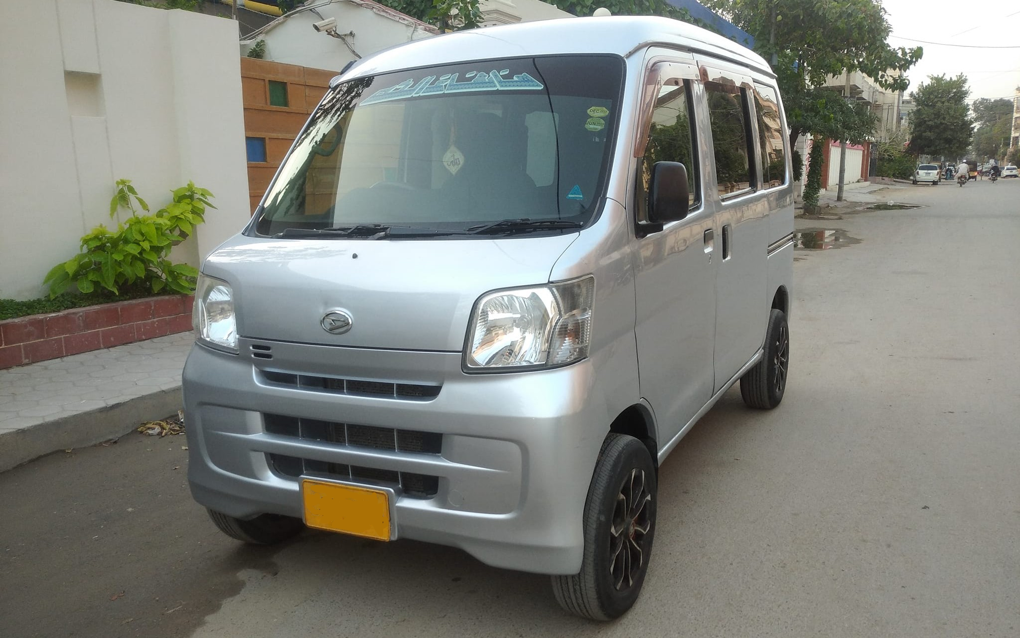 Daihatsu Hijet 2013 Review