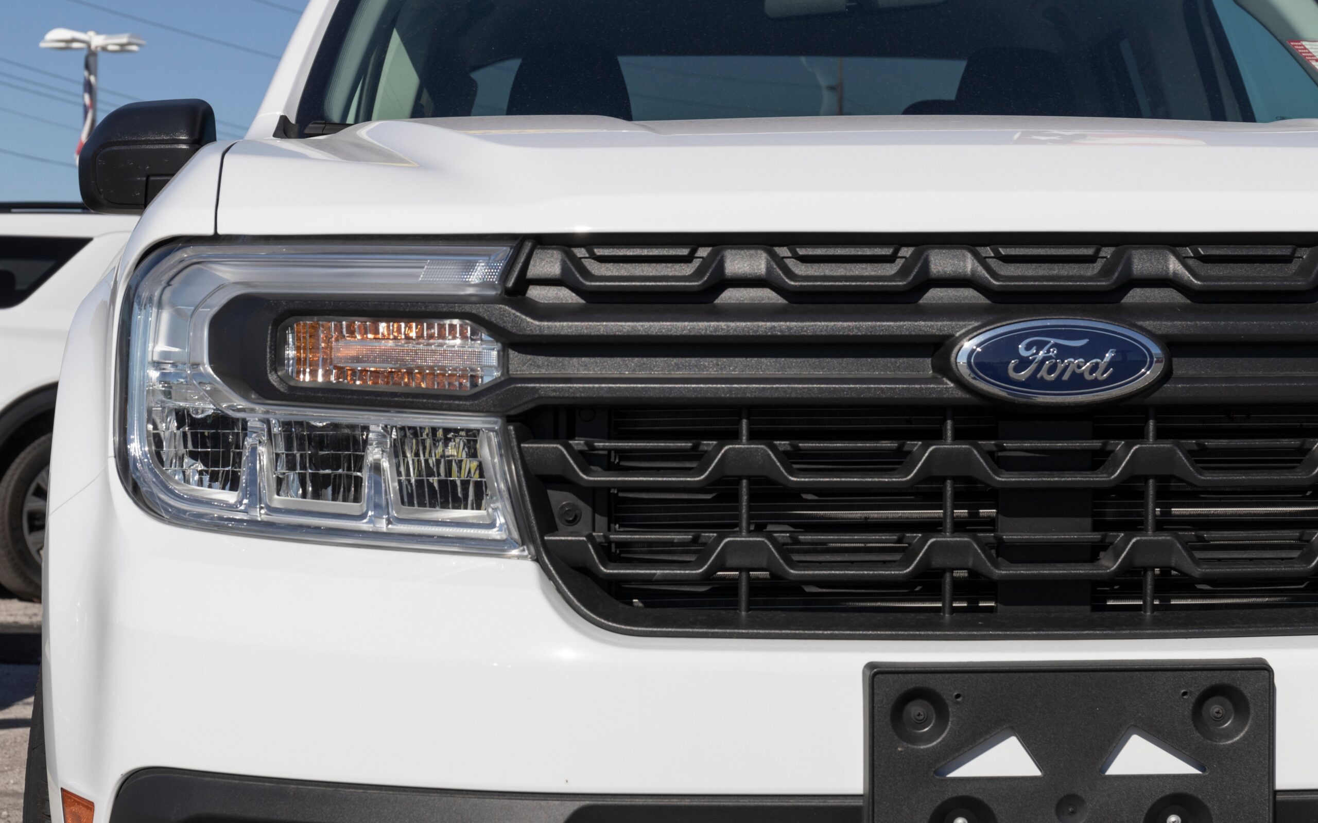 Ford Maverick Lobo Sport Truck නැවත පණ ලබයි