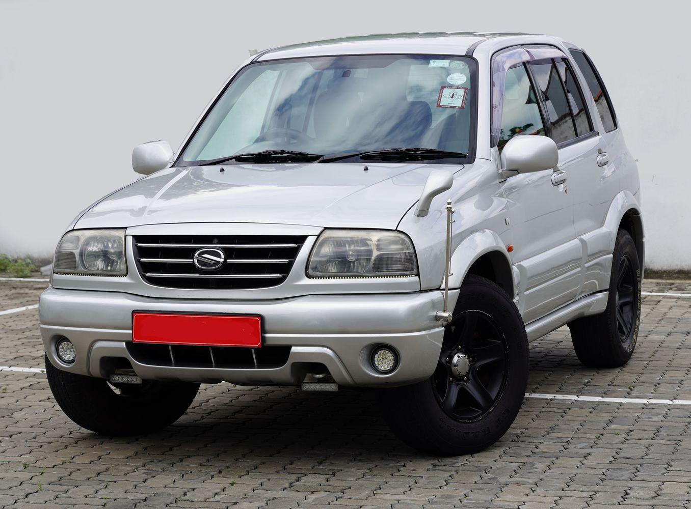 Nissan AD wagon  vs Suzuki Escudo