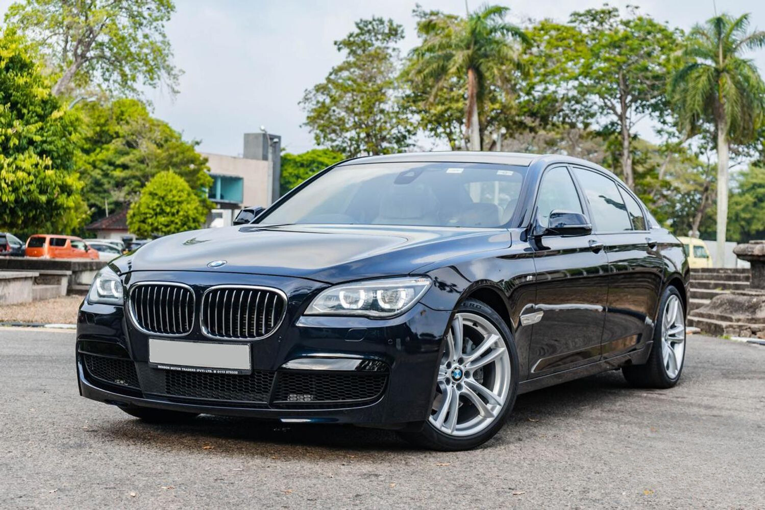 BMW ActiveHybrid 7 2015 Review