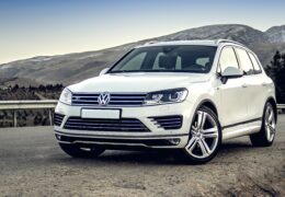 Volkswagen Touareg 2.0 Hybrid 2012 Review