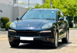 Porsche Cayenne Hybrid 2010 Review