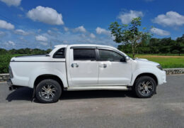 Toyota Hilux 2011 Review