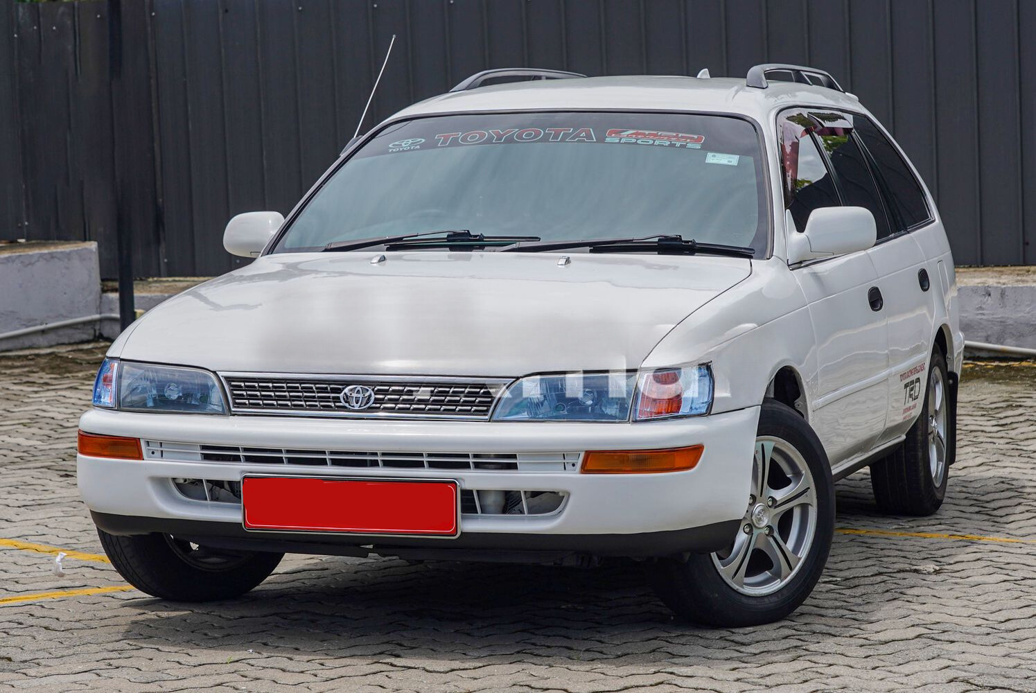 Toyota Corolla G Touring 1998 Review